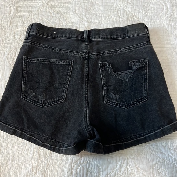 American Eagle Black Denim High Waisted Mom Short Size 6 - Picture 2 of 2